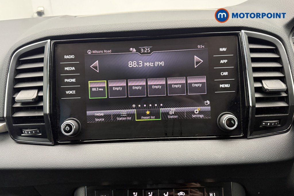 Skoda Karoq Se Drive Manual Petrol SUV - Stock Number (1607125) - 4th supplementary image