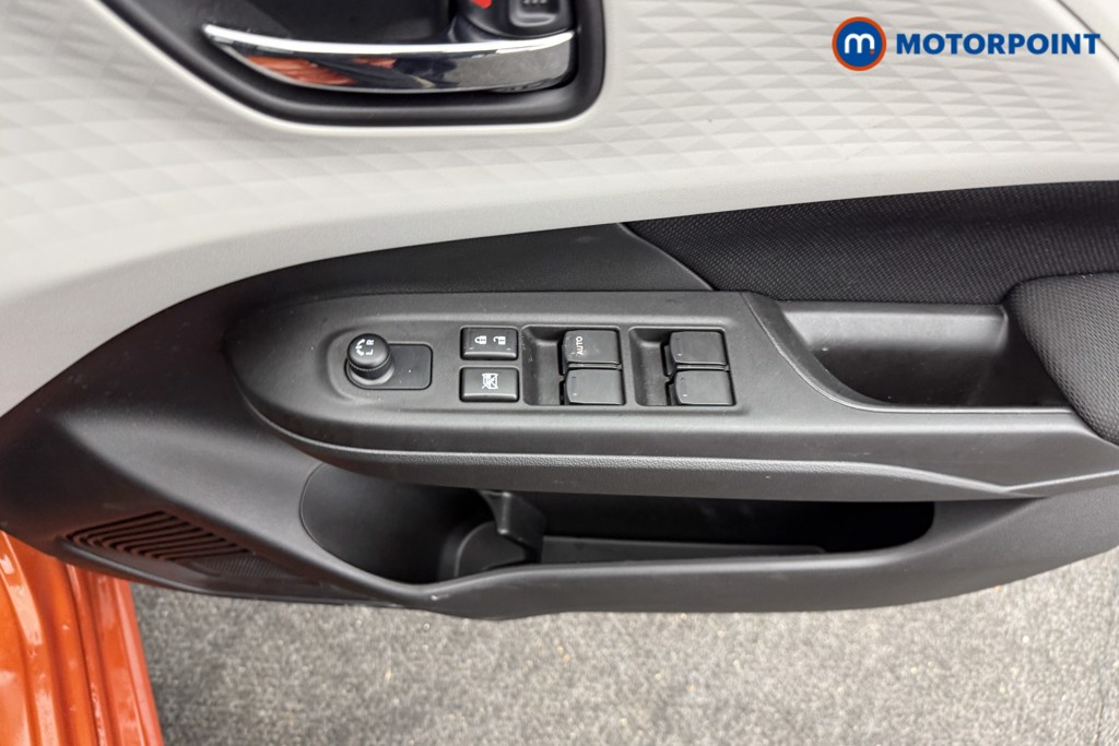 Suzuki Swift Motion Automatic Petrol Hatchback - Stock Number (1607394) - 14th supplementary image