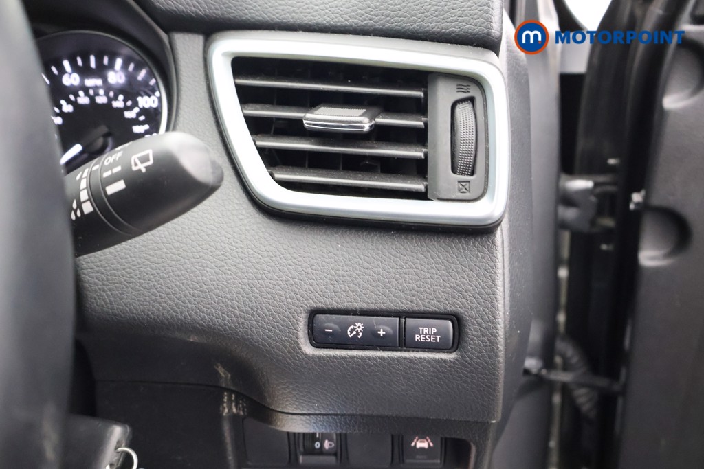 Nissan Qashqai Acenta Premium Manual Petrol SUV - Stock Number (1607592) - 7th supplementary image