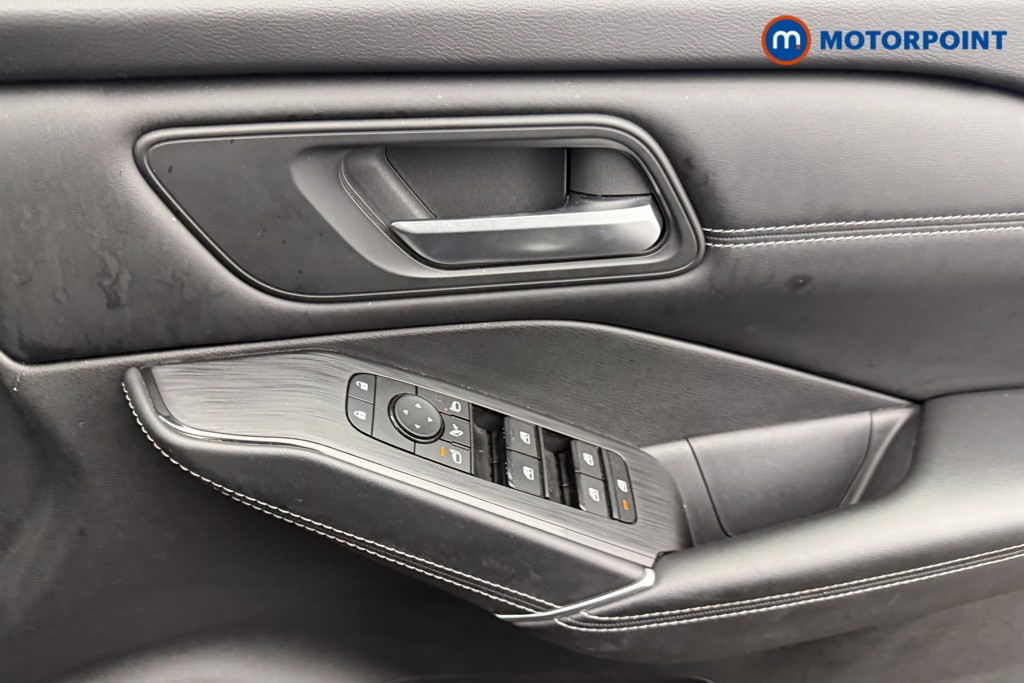 Nissan Qashqai N-Connecta Automatic Petrol SUV - Stock Number (1607764) - 15th supplementary image