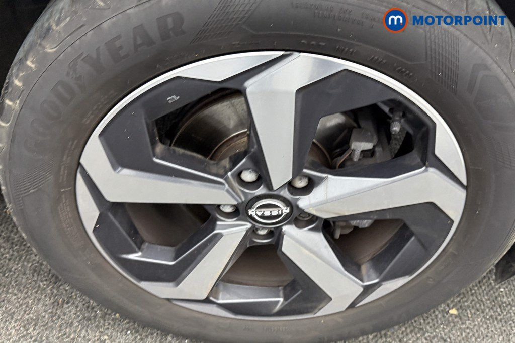 Nissan Qashqai N-Connecta Automatic Petrol SUV - Stock Number (1607764) - 32nd supplementary image