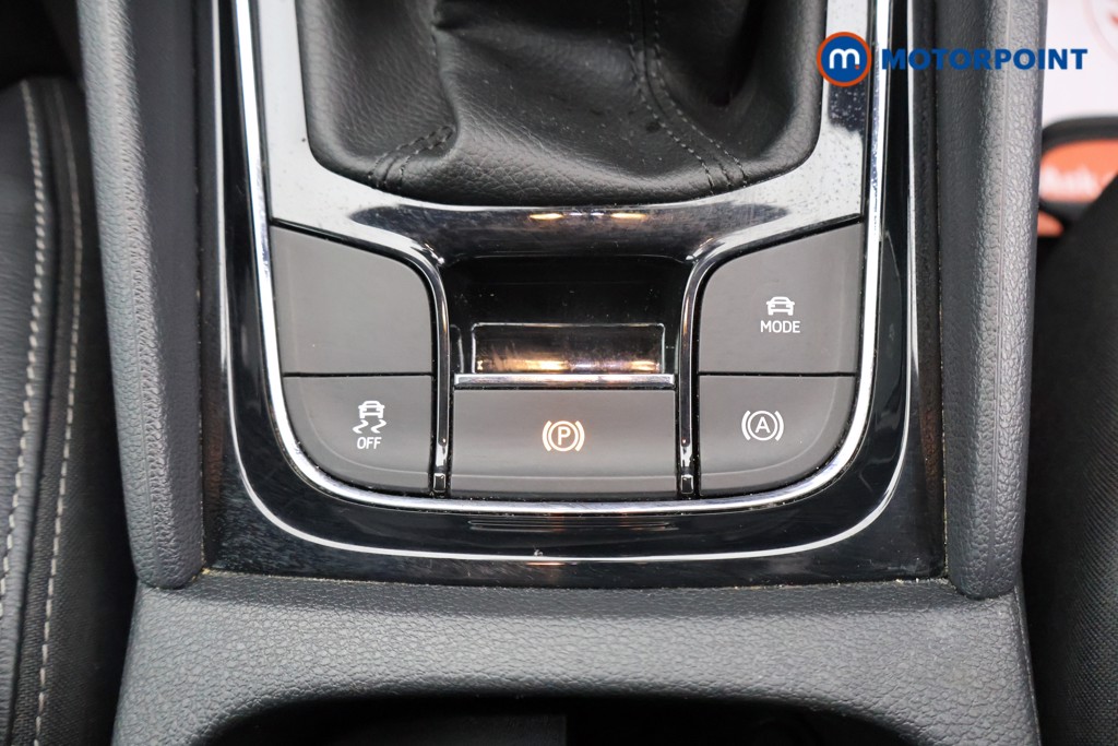 Skoda Karoq Se L Manual Petrol SUV - Stock Number (1608125) - 16th supplementary image