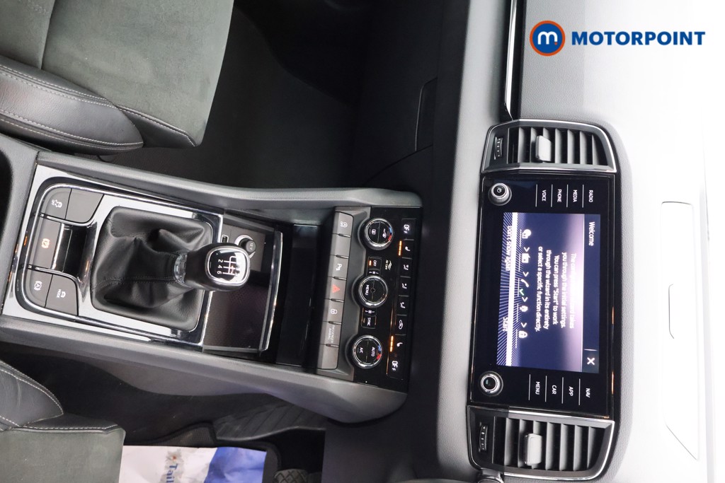 Skoda Karoq Se L Manual Petrol SUV - Stock Number (1608125) - 21st supplementary image