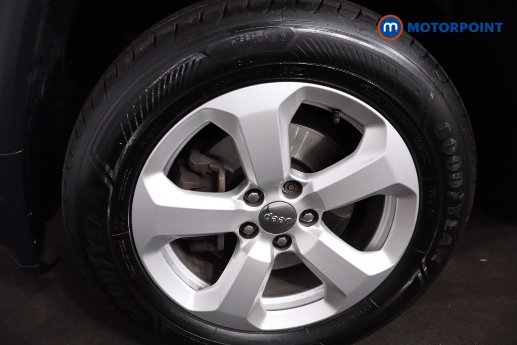 Jeep Compass Longitude Manual Petrol SUV - Stock Number (1608165) - 11th supplementary image