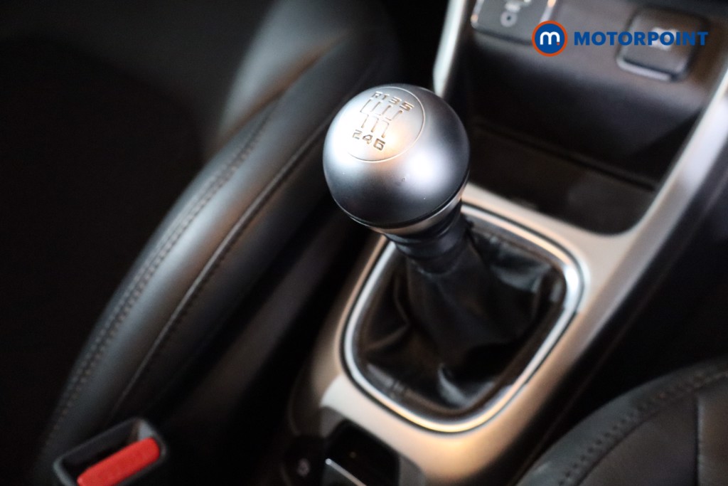 Jeep Compass Longitude Manual Petrol SUV - Stock Number (1608165) - 18th supplementary image