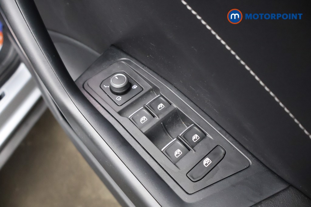 Volkswagen T-Roc R-Line Manual Diesel SUV - Stock Number (1608198) - 24th supplementary image