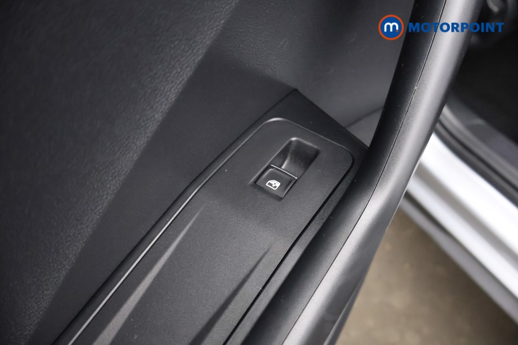 Volkswagen T-Roc R-Line Manual Diesel SUV - Stock Number (1608198) - 33rd supplementary image