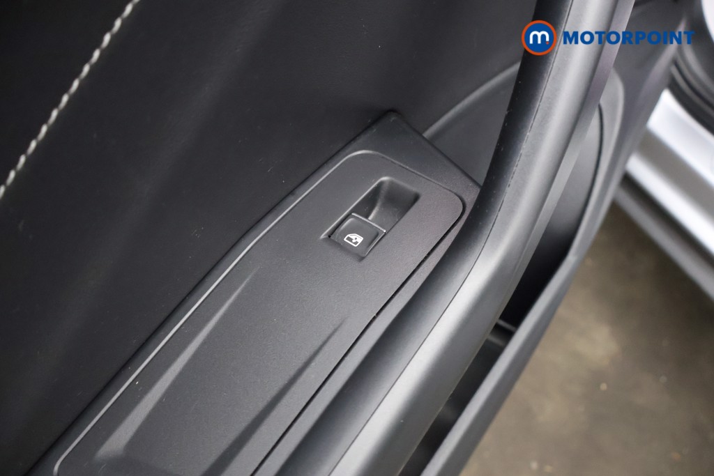 Volkswagen T-Roc R-Line Manual Diesel SUV - Stock Number (1608198) - 36th supplementary image