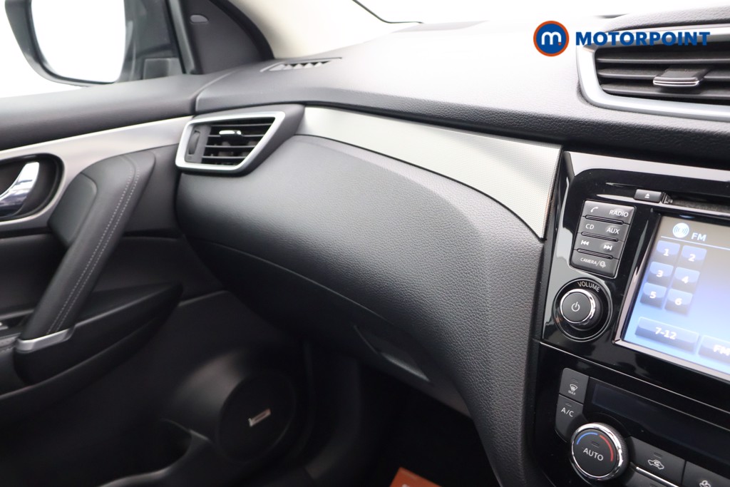 Nissan Qashqai Tekna Manual Diesel SUV - Stock Number (1608295) - 19th supplementary image