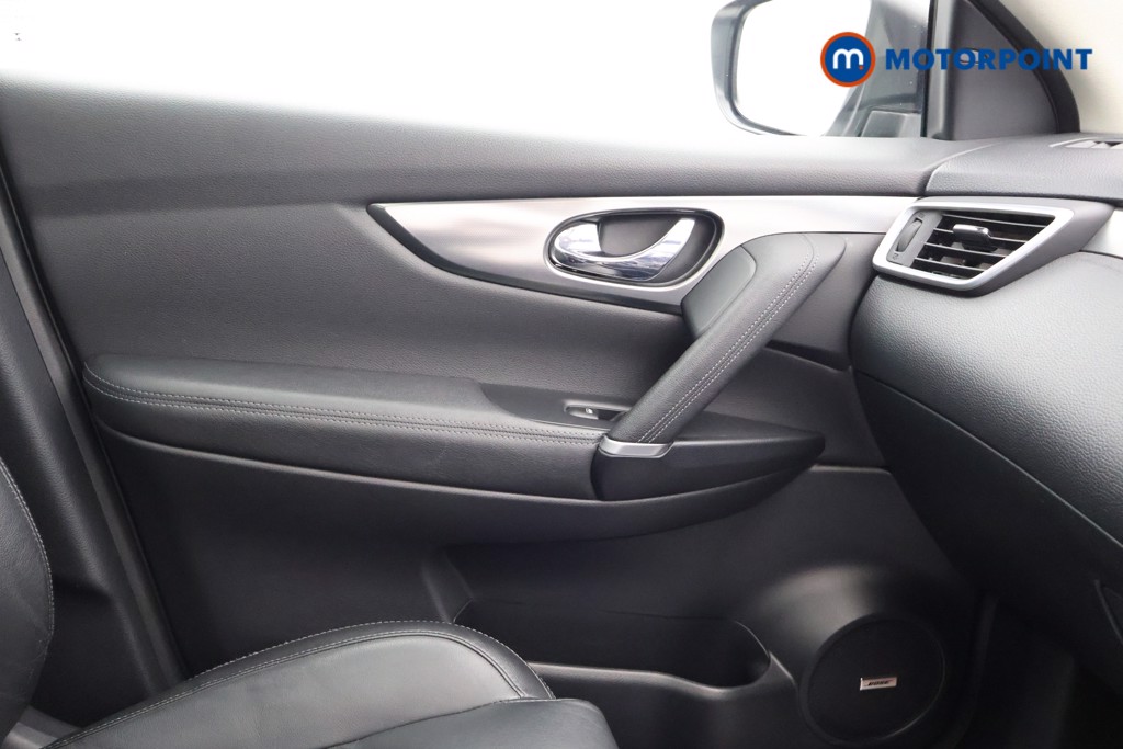 Nissan Qashqai Tekna Manual Diesel SUV - Stock Number (1608295) - 20th supplementary image