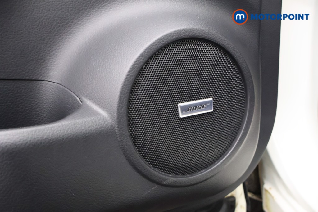 Nissan Qashqai Tekna Manual Diesel SUV - Stock Number (1608295) - 39th supplementary image