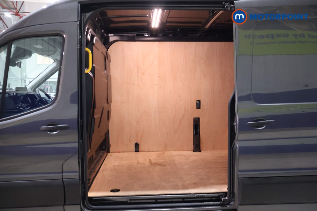 Ford Transit Limited Manual Diesel Medium Roof Van - Stock Number (1608716) - 17th supplementary image