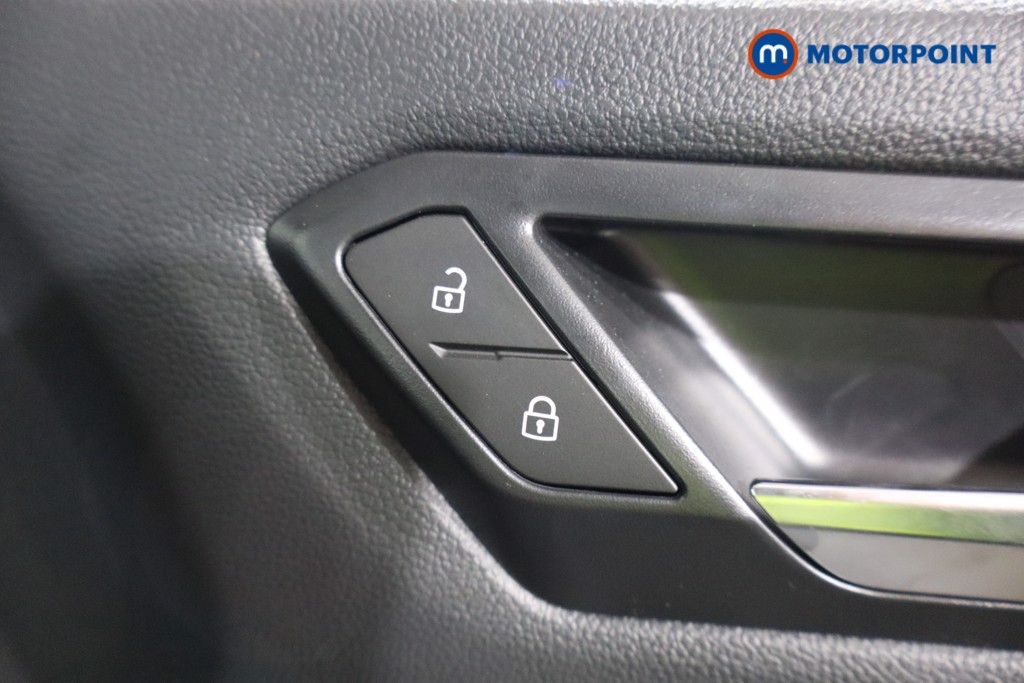 Volkswagen T-Roc Black Edition Automatic Petrol SUV - Stock Number (1609439) - 13th supplementary image