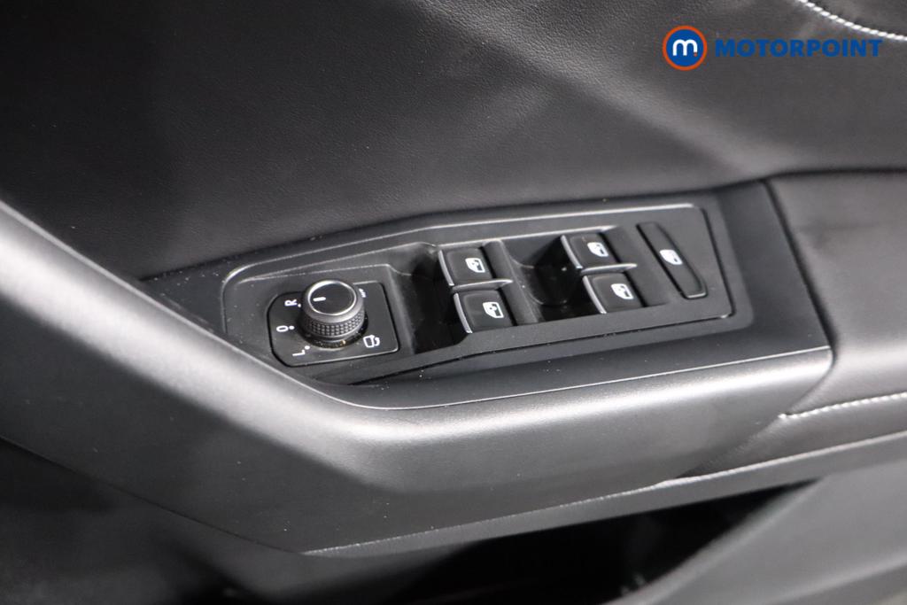 Volkswagen T-Roc Black Edition Automatic Petrol SUV - Stock Number (1609452) - 9th supplementary image