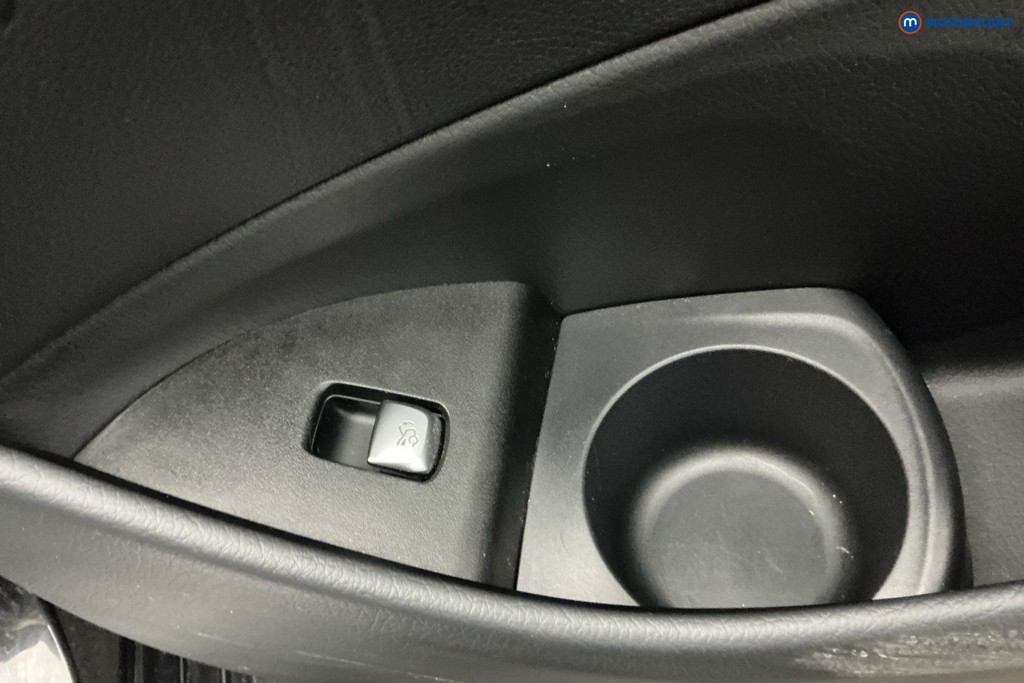 Mercedes-Benz E Class Amg Line Automatic Diesel Plug-In Hybrid Saloon - Stock Number (1609795) - 30th supplementary image