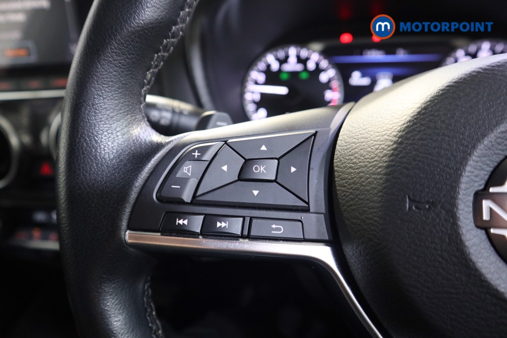 Nissan Juke N-Connecta Automatic Petrol SUV - Stock Number (1609826) - 4th supplementary image