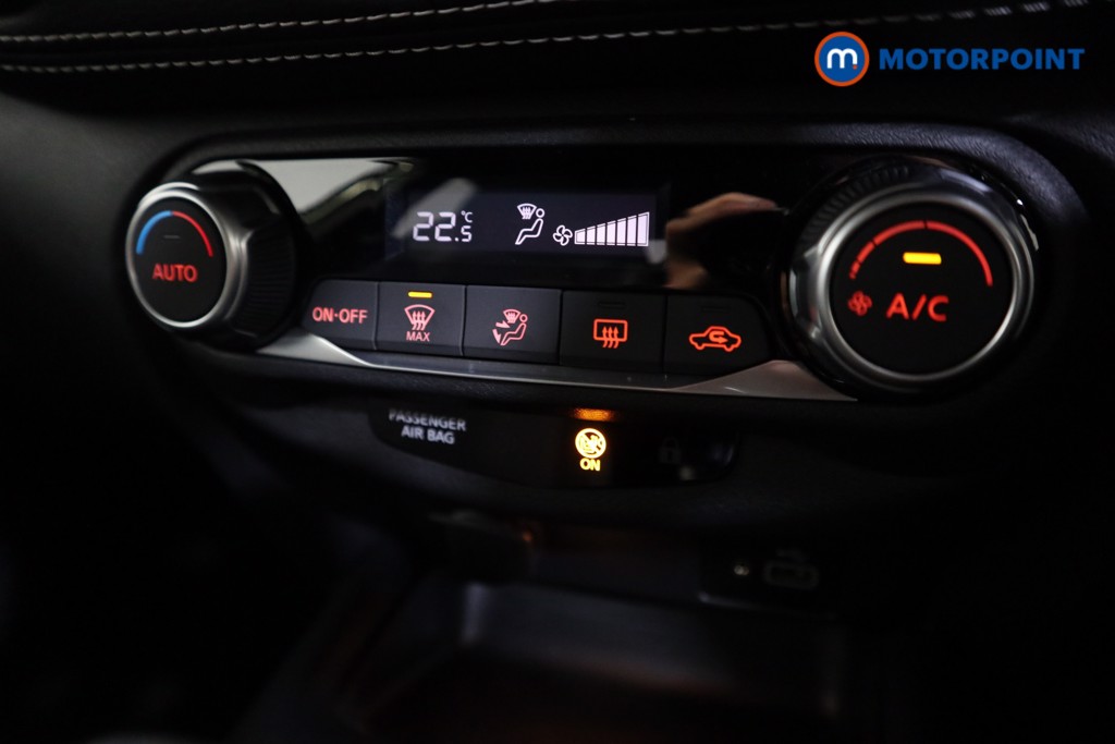 Nissan Juke N-Connecta Automatic Petrol SUV - Stock Number (1609826) - 10th supplementary image