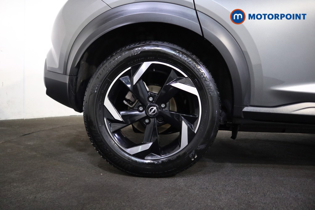 Nissan Juke N-Connecta Automatic Petrol SUV - Stock Number (1609826) - 15th supplementary image
