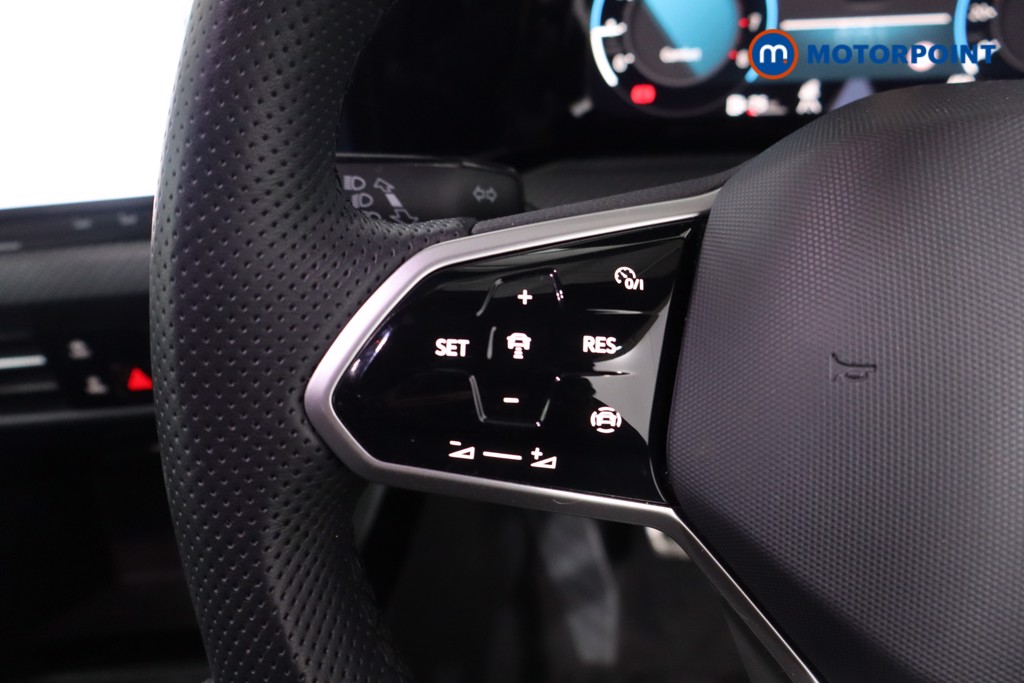 Volkswagen Golf R-Line Manual Petrol Hatchback - Stock Number (1610026) - 7th supplementary image