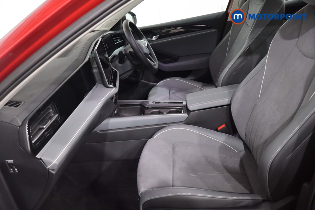 Volkswagen Passat Life Automatic Petrol Plug-In Hybrid Estate - Stock Number (1610184) - 4th supplementary image