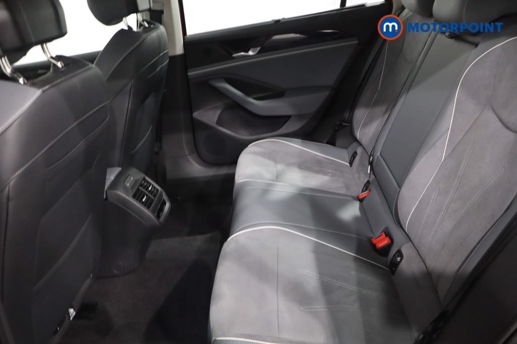 Volkswagen Passat Life Automatic Petrol Plug-In Hybrid Estate - Stock Number (1610184) - 5th supplementary image