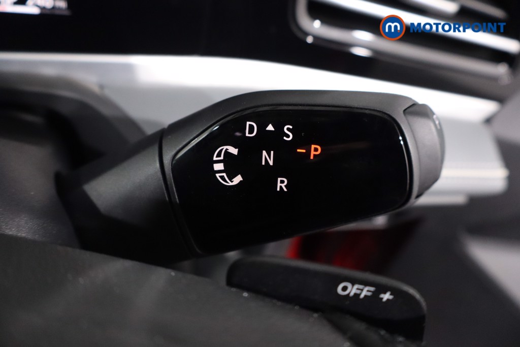 Volkswagen Passat Life Automatic Petrol Plug-In Hybrid Estate - Stock Number (1610184) - 15th supplementary image