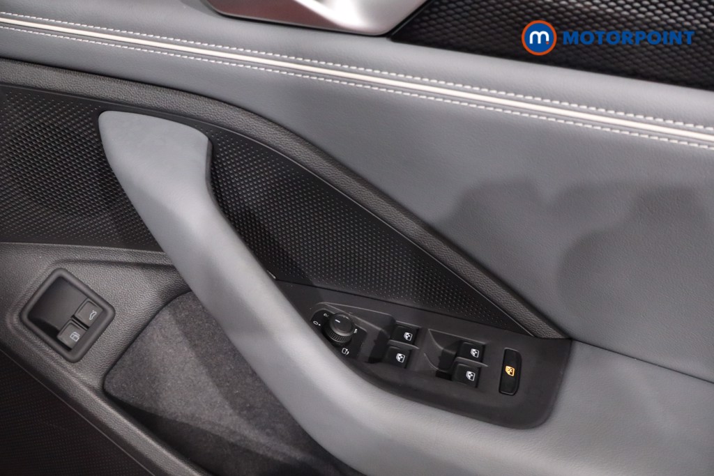 Volkswagen Passat Life Automatic Petrol Plug-In Hybrid Estate - Stock Number (1610184) - 23rd supplementary image