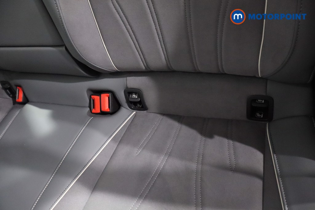 Volkswagen Passat Life Automatic Petrol Plug-In Hybrid Estate - Stock Number (1610184) - 24th supplementary image