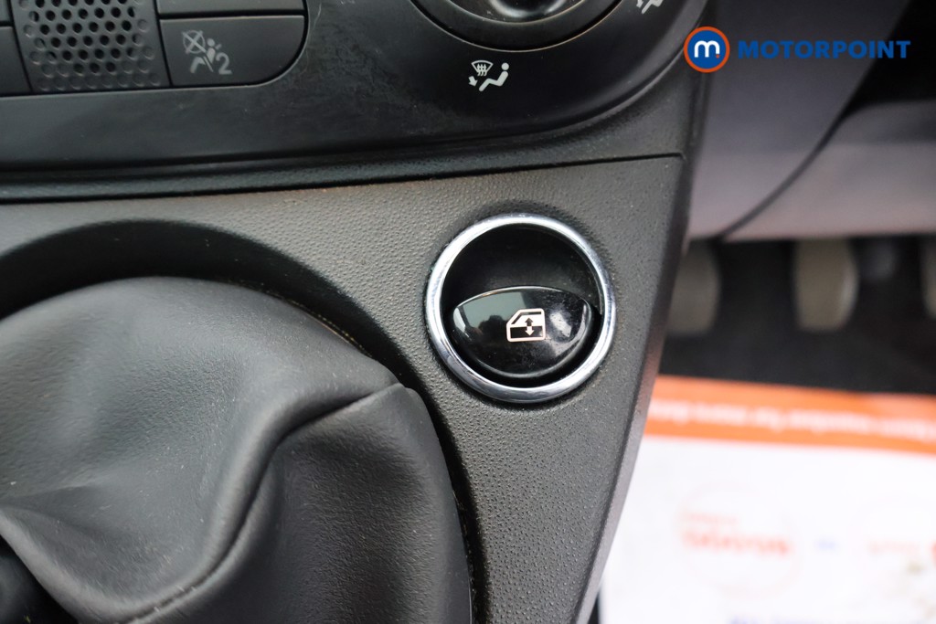 Fiat 500 Lounge Manual Petrol Hatchback - Stock Number (1611043) - 15th supplementary image