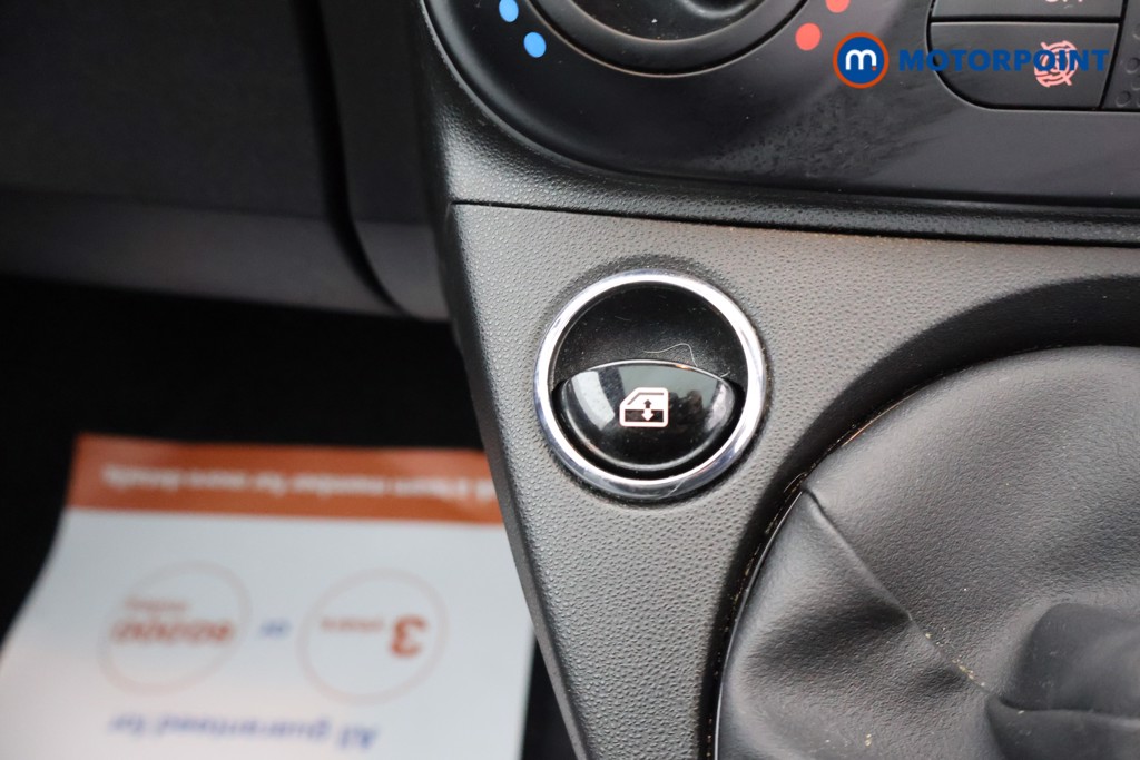 Fiat 500 Lounge Manual Petrol Hatchback - Stock Number (1611043) - 16th supplementary image