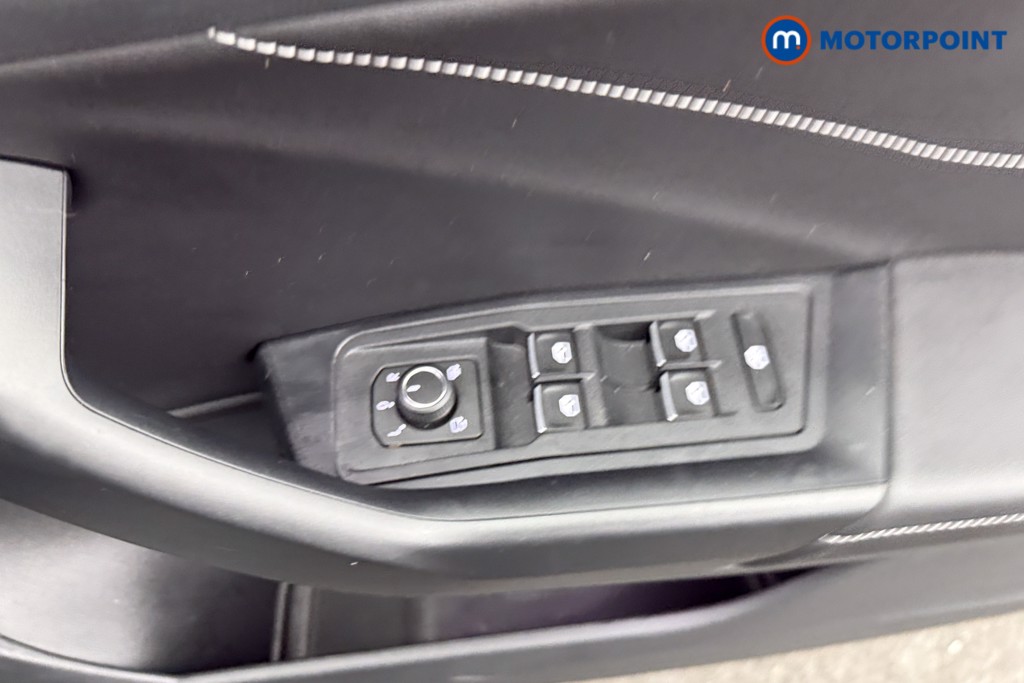 Volkswagen T-Roc Black Edition Automatic Petrol SUV - Stock Number (1611147) - 17th supplementary image