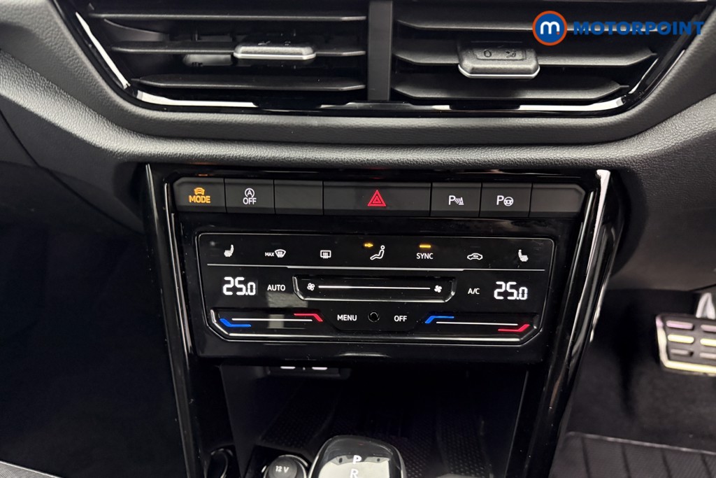 Volkswagen T-Roc Black Edition Automatic Petrol SUV - Stock Number (1611160) - 11th supplementary image