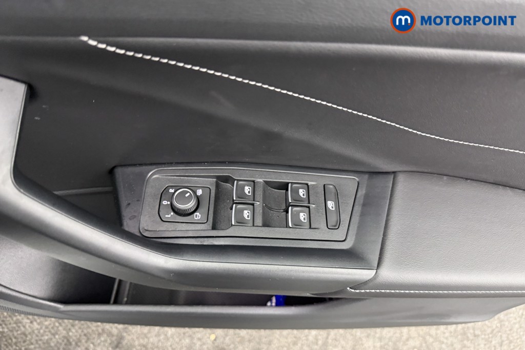 Volkswagen T-Roc Black Edition Automatic Petrol SUV - Stock Number (1611160) - 16th supplementary image