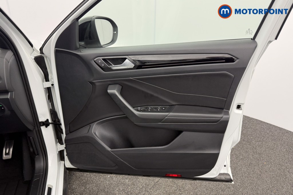 Volkswagen T-Roc Black Edition Automatic Petrol SUV - Stock Number (1611160) - 17th supplementary image