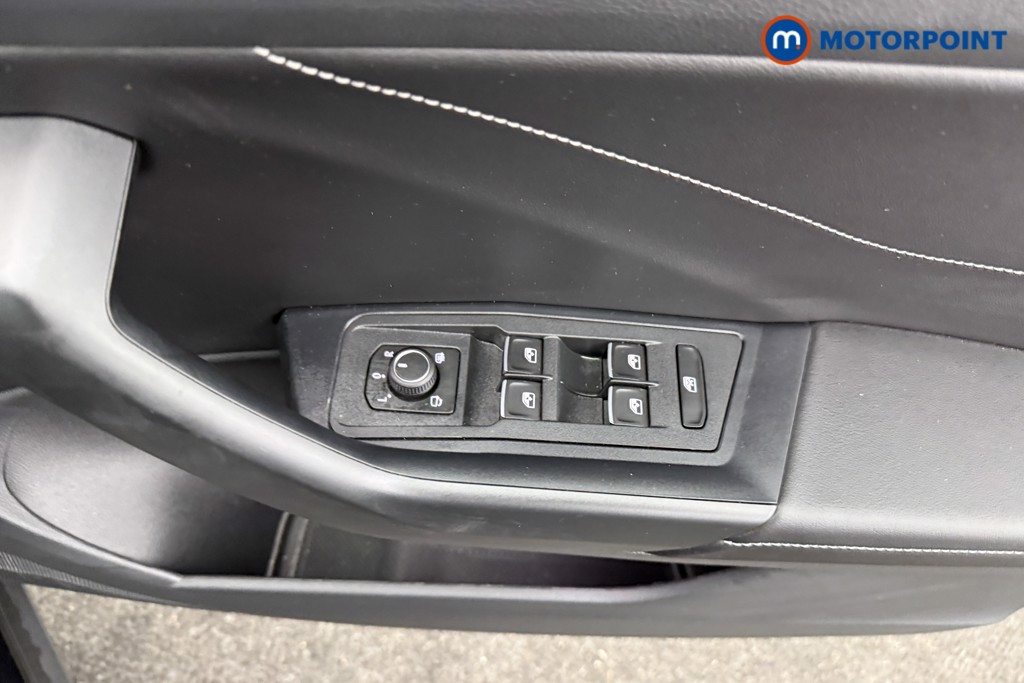 Volkswagen T-Roc Black Edition Automatic Petrol SUV - Stock Number (1611161) - 16th supplementary image