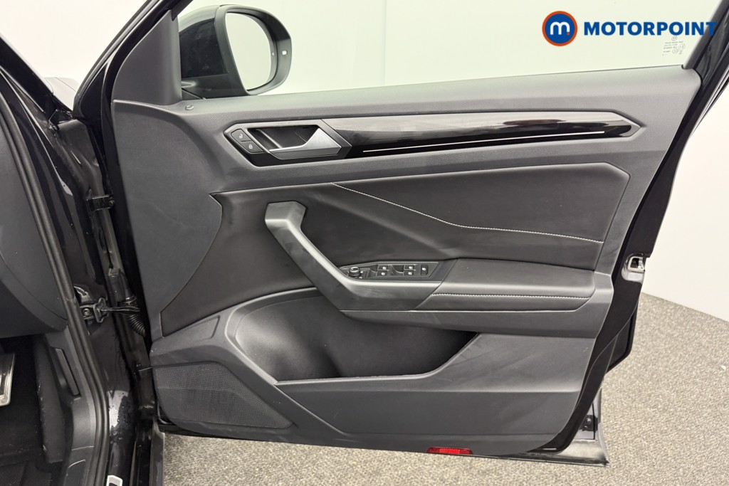 Volkswagen T-Roc Black Edition Automatic Petrol SUV - Stock Number (1611161) - 17th supplementary image