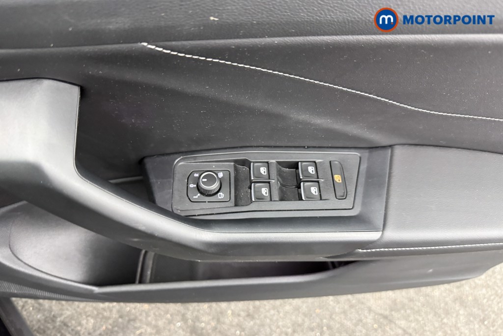 Volkswagen T-Roc Black Edition Automatic Petrol SUV - Stock Number (1611213) - 19th supplementary image