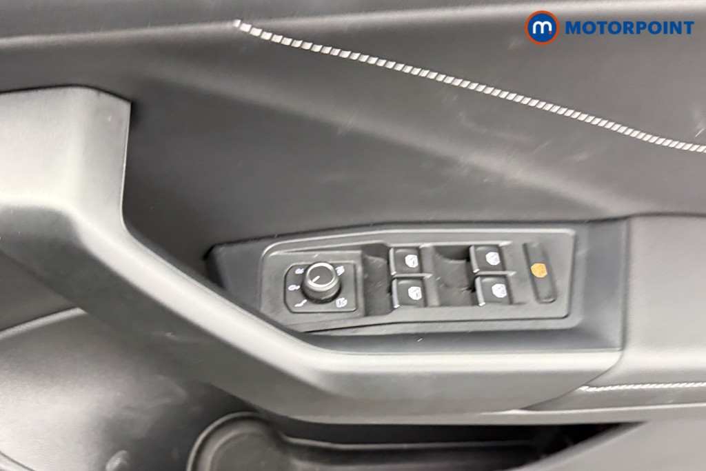 Volkswagen T-Roc Black Edition Automatic Petrol SUV - Stock Number (1611216) - 17th supplementary image