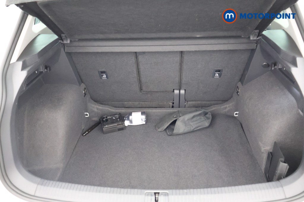 Volkswagen Tiguan Active Automatic Petrol SUV - Stock Number (1611362) - 32nd supplementary image