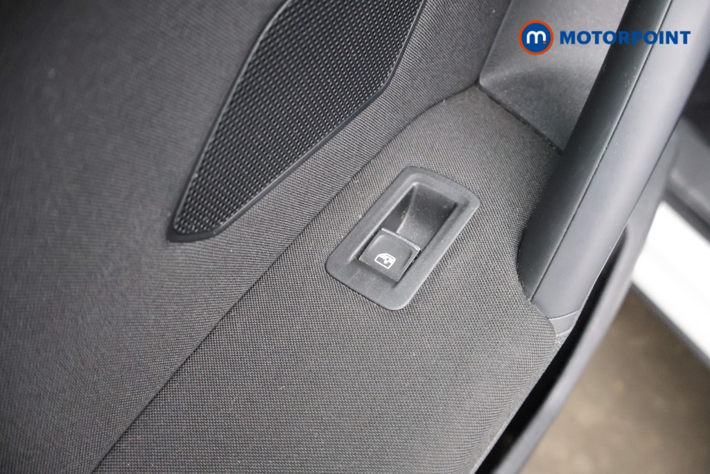 Volkswagen Tiguan Active Automatic Petrol SUV - Stock Number (1611362) - 36th supplementary image