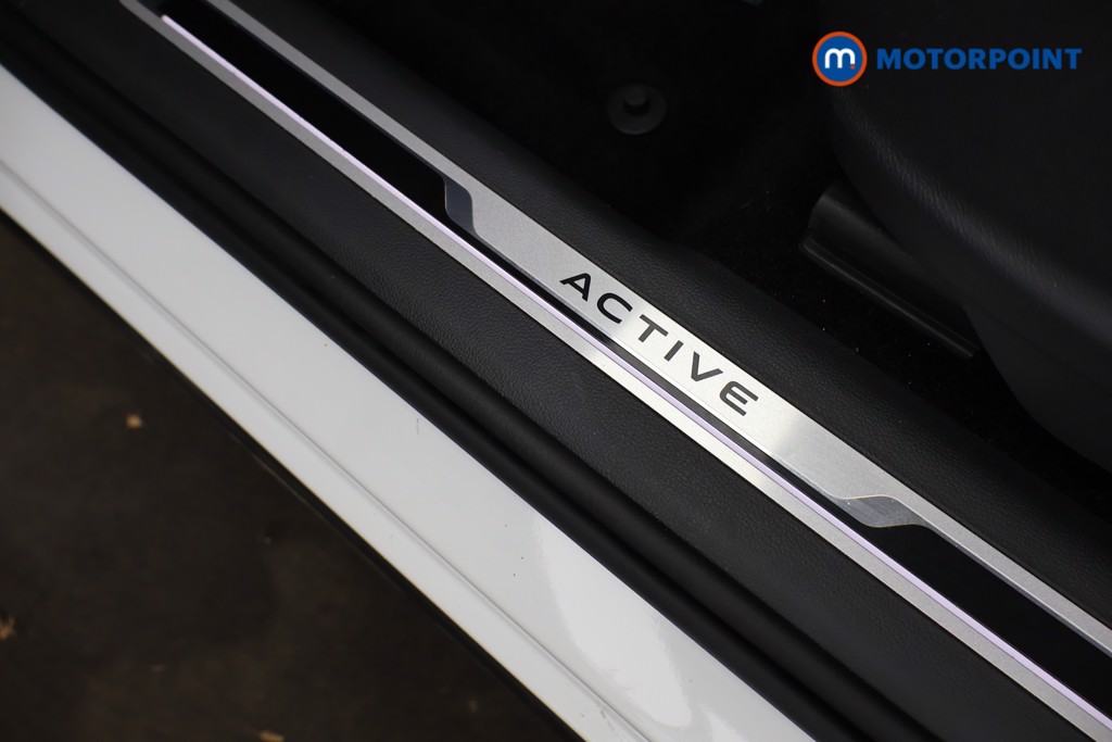 Volkswagen Tiguan Active Automatic Petrol SUV - Stock Number (1611362) - 38th supplementary image