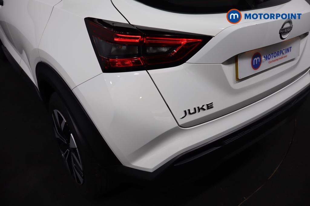 Nissan Juke Acenta Premium Manual Petrol SUV - Stock Number (1611367) - 14th supplementary image