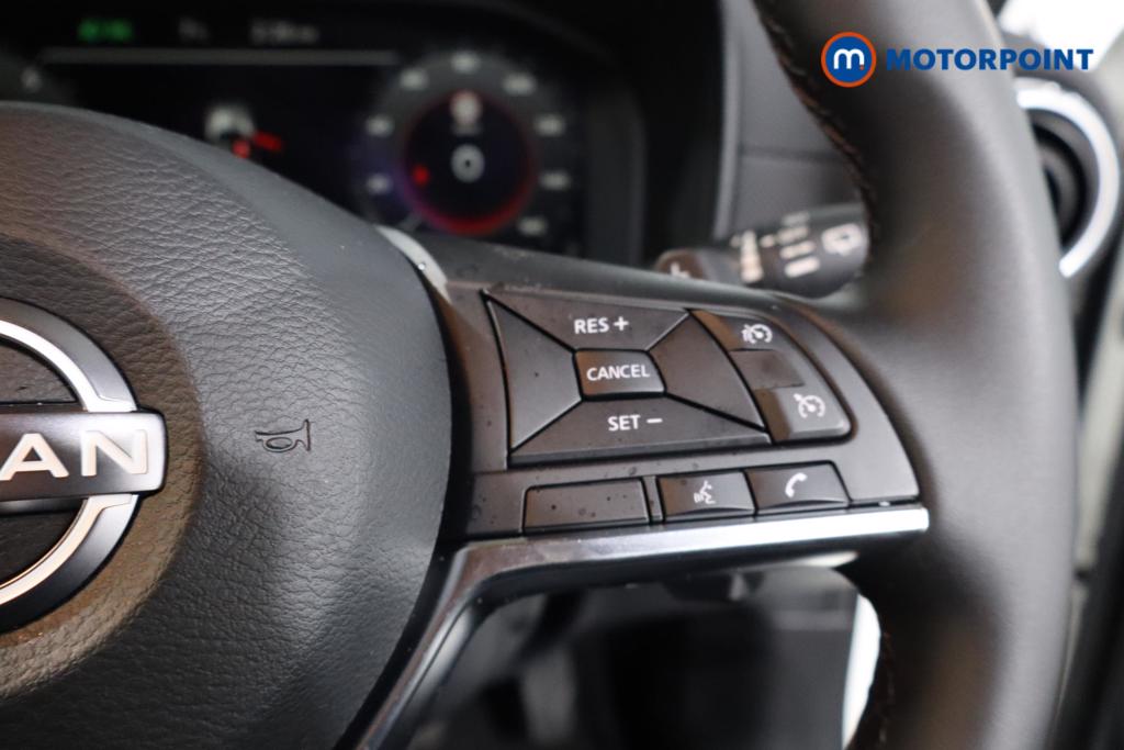 Nissan Juke N-Connecta Automatic Petrol SUV - Stock Number (1611385) - 7th supplementary image