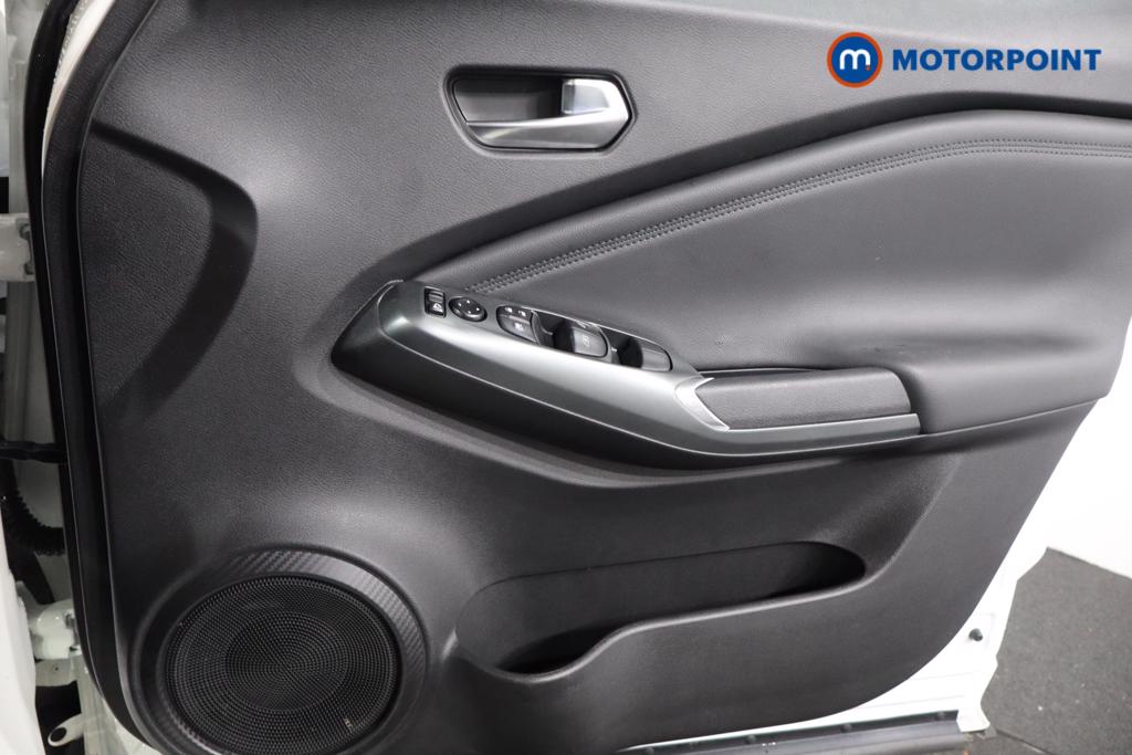 Nissan Juke N-Connecta Automatic Petrol SUV - Stock Number (1611385) - 10th supplementary image