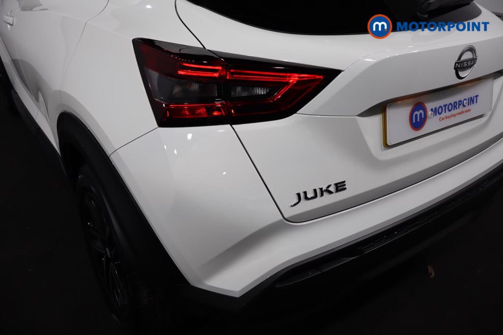 Nissan Juke N-Connecta Automatic Petrol SUV - Stock Number (1611385) - 15th supplementary image