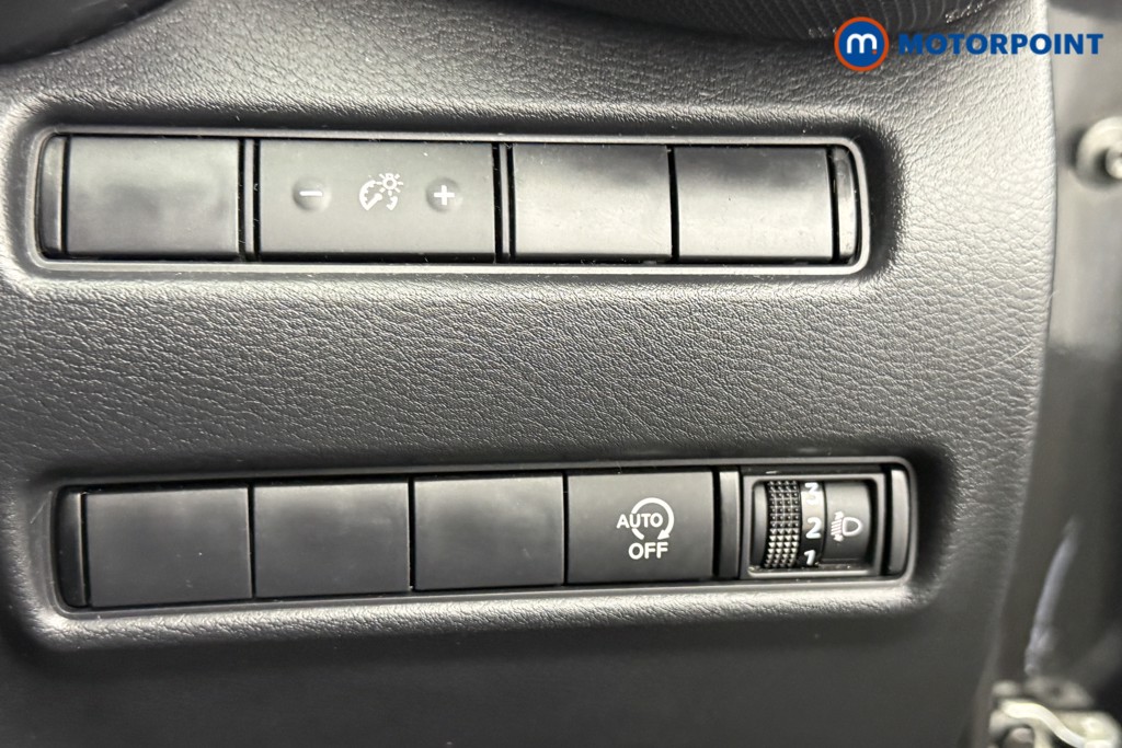 Nissan Juke N-Connecta Automatic Petrol SUV - Stock Number (1611399) - 14th supplementary image