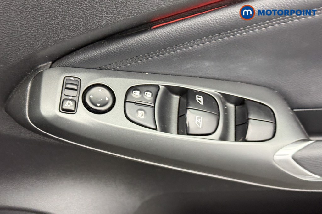 Nissan Juke N-Connecta Automatic Petrol SUV - Stock Number (1611399) - 15th supplementary image