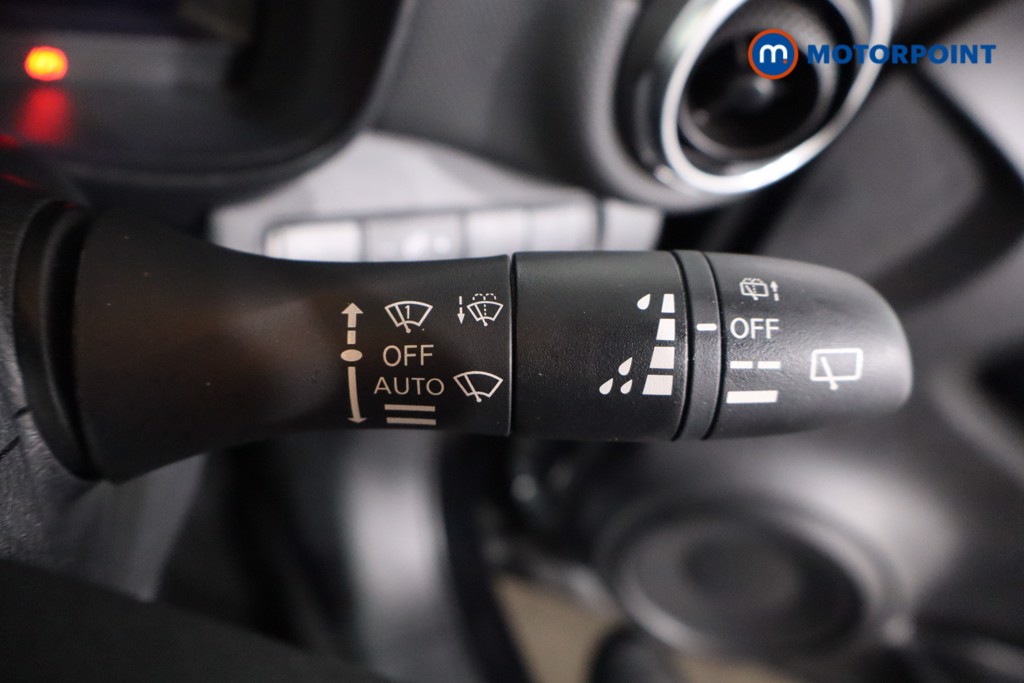 Nissan Juke N-Connecta Automatic Petrol-Electric Hybrid SUV - Stock Number (1607738) - 15th supplementary image