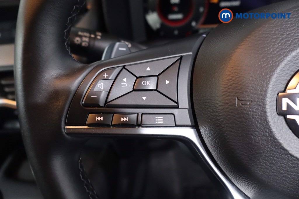 Nissan Juke N-Connecta Automatic Petrol SUV - Stock Number (1610352) - 7th supplementary image