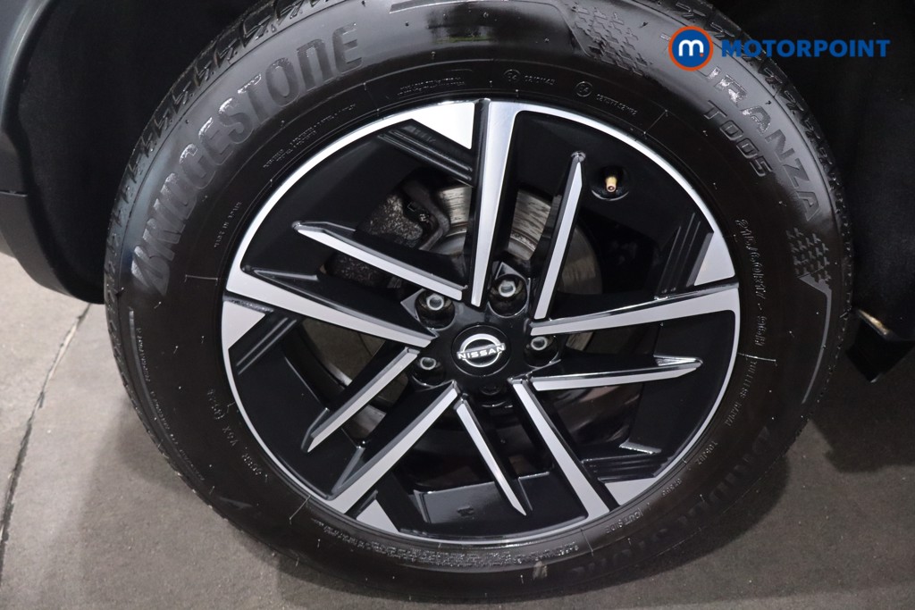 Nissan Juke N-Connecta Automatic Petrol SUV - Stock Number (1610352) - 9th supplementary image